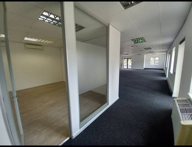 529M² OFFICE TO LET IN BRYANSTON